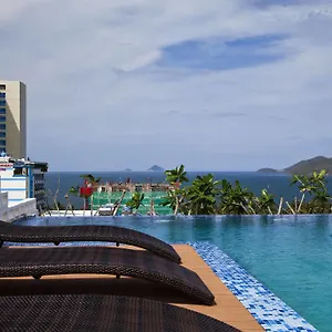 Holiday Hotel Nha Trang